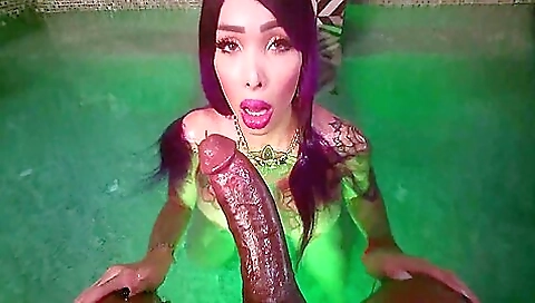 Katy leon is with bbc 20 min and she is getting fucked