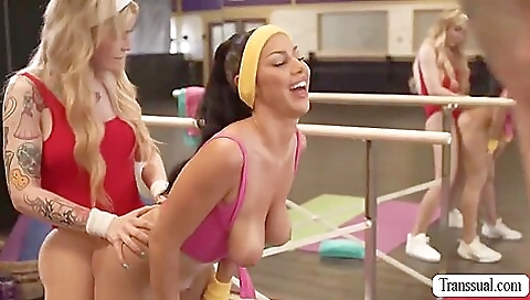 Blonde brunette with tattoo take a dick in her asshole